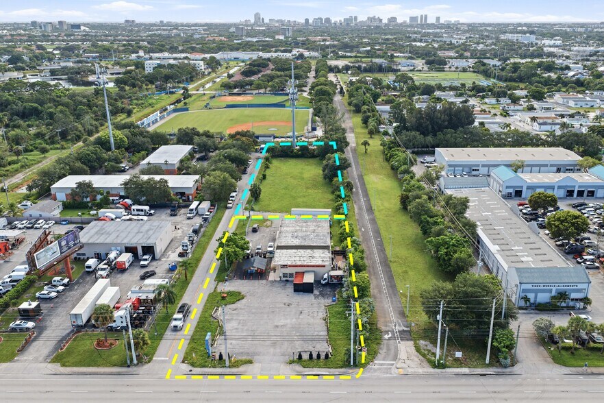 4382 Annette st, West Palm Beach, FL à vendre - Photo de l’immeuble – Image 2 sur 10