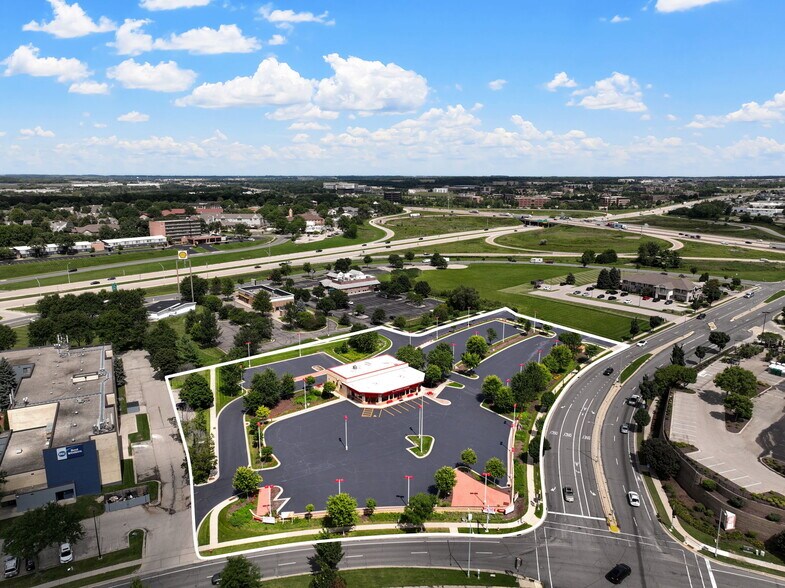 2501 East Springs Dr, Madison, WI à vendre - Photo de l’immeuble – Image 1 sur 23