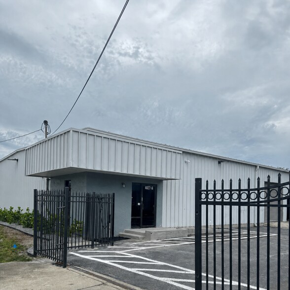 4827 N Lois Ave, Tampa, FL à louer - Photo de l’immeuble – Image 2 sur 10