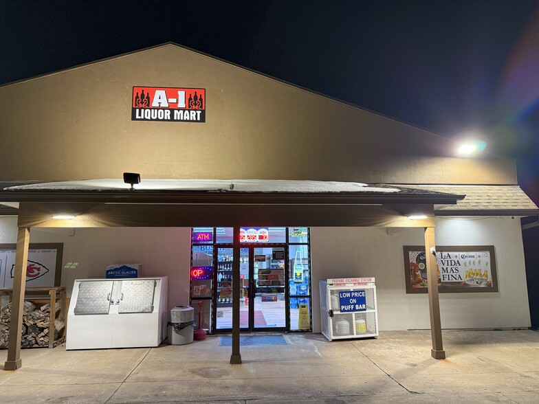 1020 N Highway 7, Pleasant Hill, MO à vendre - Photo de l’immeuble – Image 1 sur 9