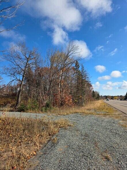 W of 327 US 41 E hwy, Negaunee, MI à vendre - Photo de l’immeuble – Image 2 sur 19