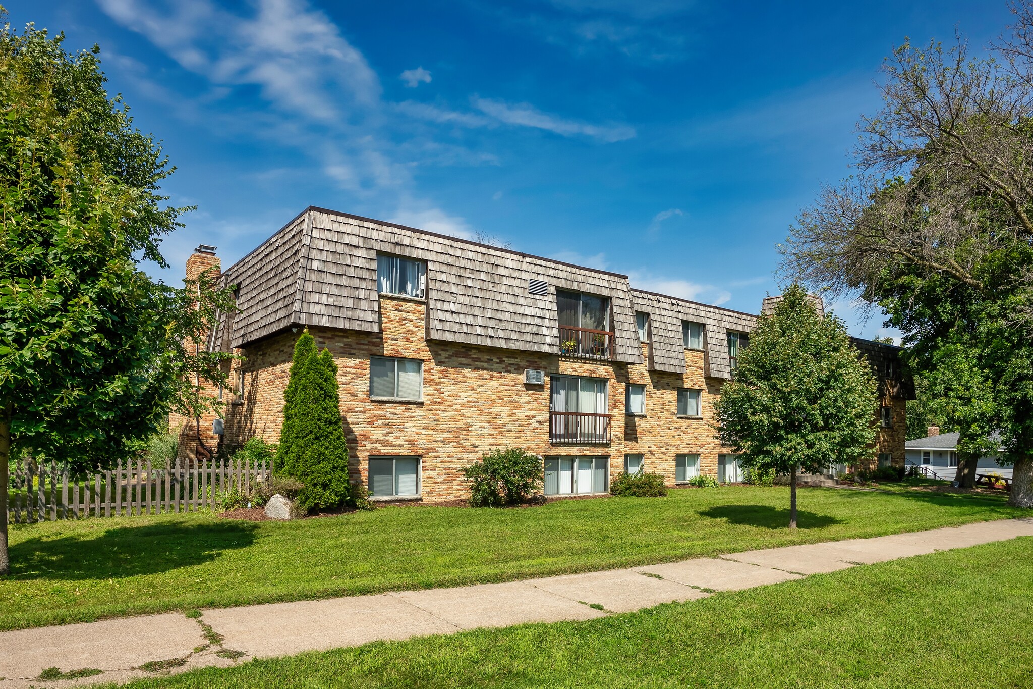 3637 Bellaire Ave, White Bear Lake, MN à vendre Photo principale– Image 1 sur 4