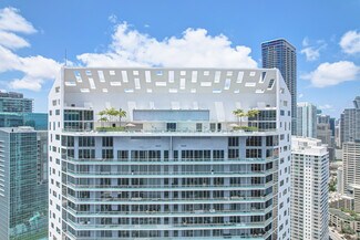 Plus de détails pour 1300 Brickell Bay Dr, Miami, FL - Logement à vendre