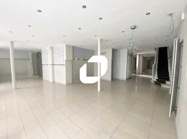 Local commercial dans Paris à louer - Photo intérieure – Image 2 sur 5