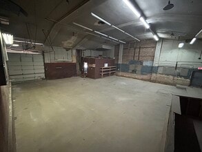 27-31 E Park Ave, Villa Park, IL à louer Photo intérieure– Image 2 sur 3