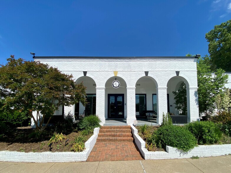 490 Westfield Rd, Charlottesville, VA à vendre - Photo de l’immeuble – Image 2 sur 75