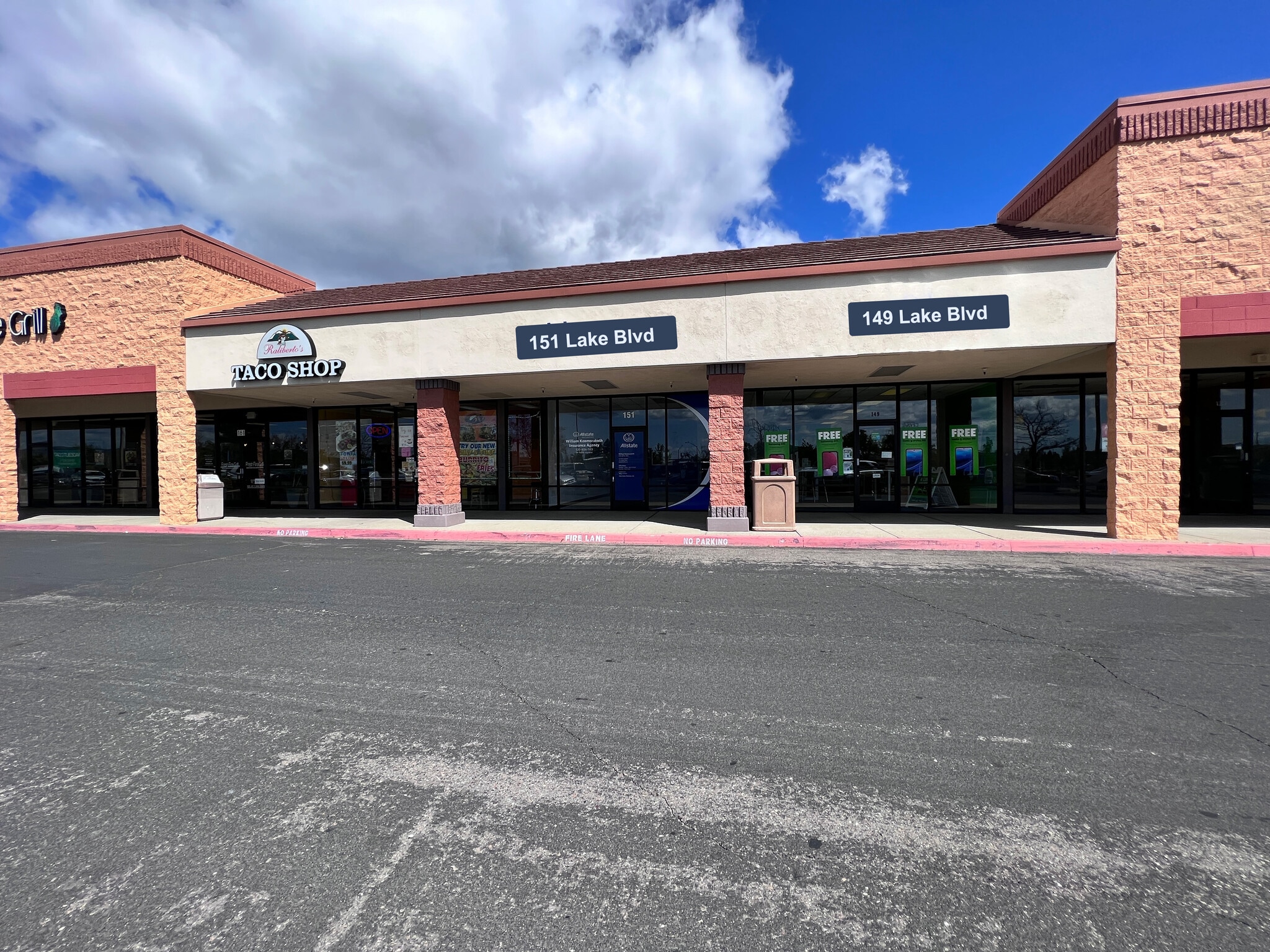 101-179 Lake Blvd, Redding, CA à louer Photo de l’immeuble– Image 1 sur 16