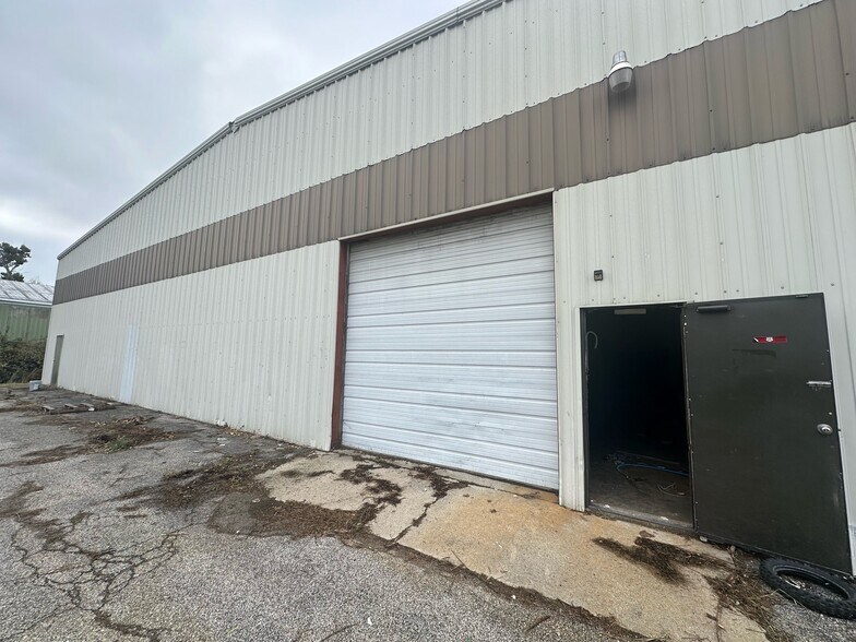 53788 County Road 9, Elkhart, IN à louer - Photo de l’immeuble – Image 2 sur 4