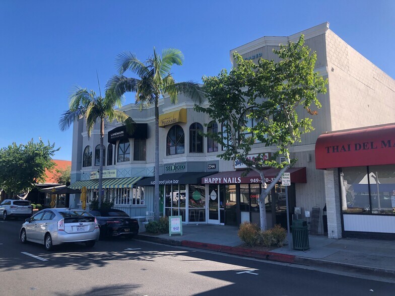 2744 E Coast Hwy, Corona Del Mar, CA à louer - Photo de l’immeuble – Image 3 sur 5
