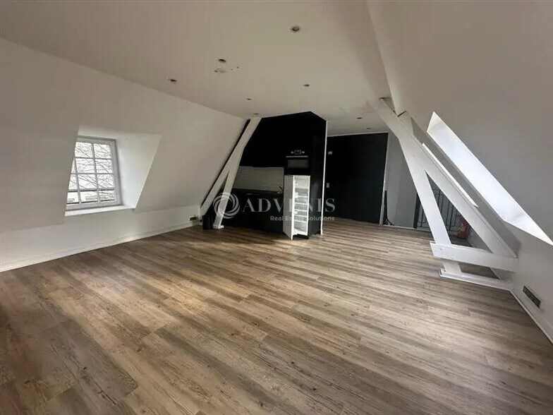 Bureau dans Lille à louer - Photo de l’immeuble – Image 2 sur 7