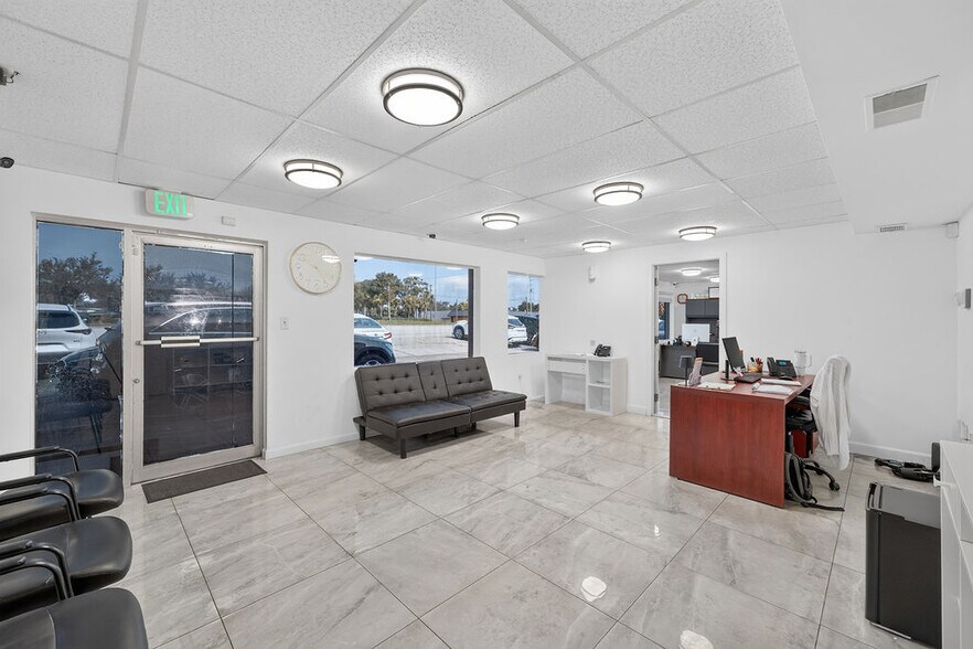 663 N US Highway 17 92, Longwood, FL à louer - Photo de l’immeuble – Image 3 sur 24