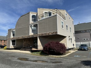 241 Maple Ave, Red Bank, NJ à louer Photo de l’immeuble– Image 2 sur 10