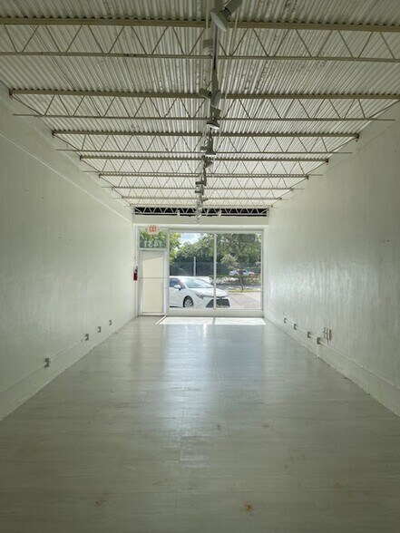 1435 NE 4th Ave, Fort Lauderdale, FL à louer - Photo intérieure – Image 2 sur 9