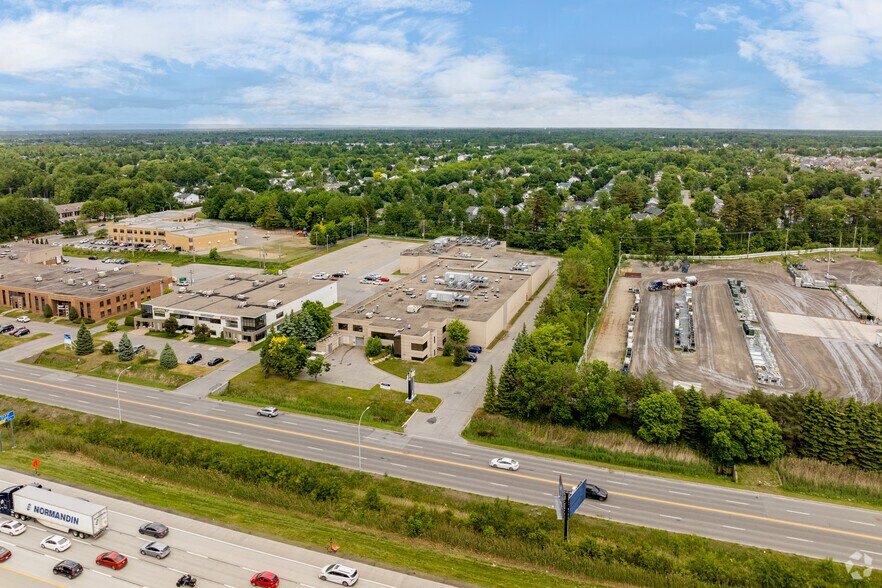 1020 Boul Michèle-Bohec, Blainville, QC à louer - Aérien – Image 3 sur 6