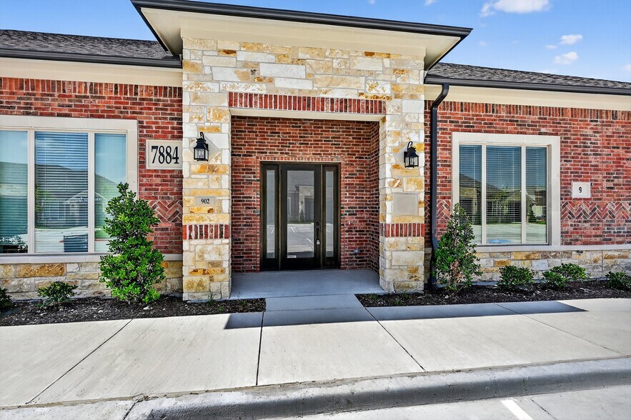 7884 Preston Rd, Frisco, TX à louer - Photo de l’immeuble – Image 2 sur 14
