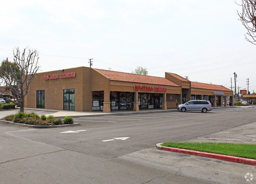 17200-17228 Lakewood Blvd, Bellflower, CA à louer - Photo de l’immeuble – Image 1 sur 11