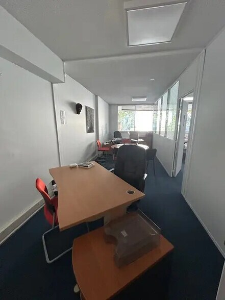 Bureau dans Aix-en-Provence à vendre - Photo de l’immeuble – Image 2 sur 13