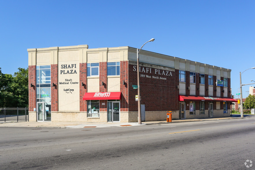 1919-1935 W North Ave, Milwaukee, WI à louer - Photo de l’immeuble – Image 1 sur 2