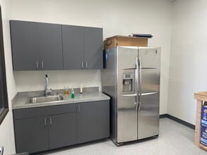 2200 Denton Dr, Austin, TX à louer Photo intérieure– Image 2 sur 6