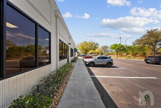 11513-11549 Lake Underhill Rd, Orlando, FL à louer Photo intérieure– Image 1 sur 14