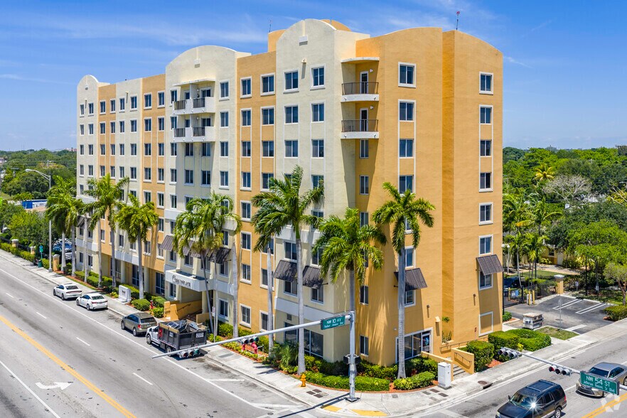 1001 NW 54th St, Miami, FL à louer - Photo principale – Image 1 sur 5