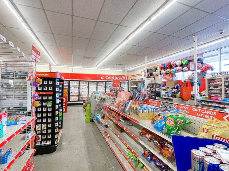 3277 Taylor Blvd, Louisville, KY à vendre - Photo intérieure – Image 3 sur 7