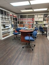 100 Weymouth St, Rockland, MA à louer Photo intérieure– Image 1 sur 3