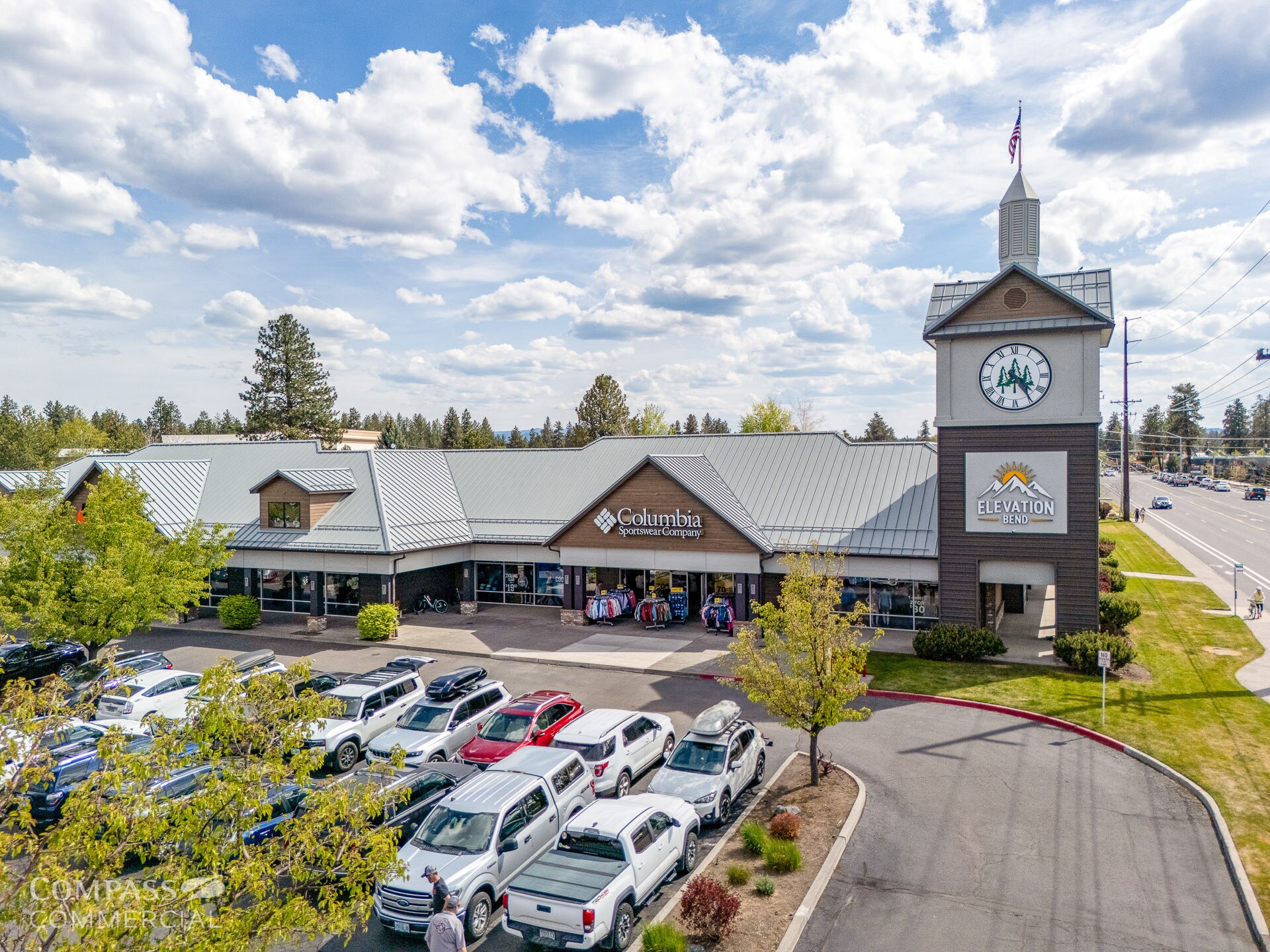 61334 S Highway 97, Bend, OR à louer Photo de l’immeuble– Image 1 sur 27
