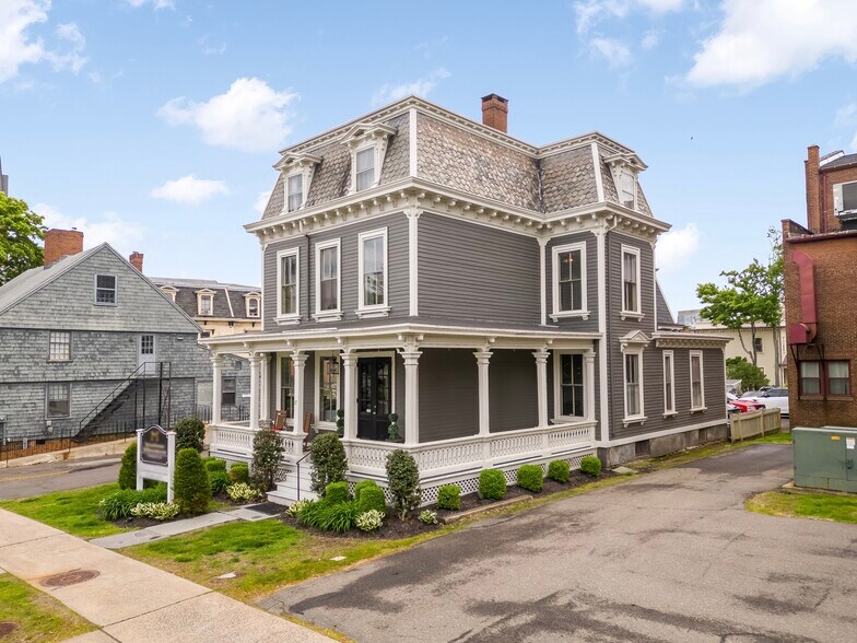 27 Pleasant St, Middletown, CT à vendre - Photo de l’immeuble – Image 2 sur 39