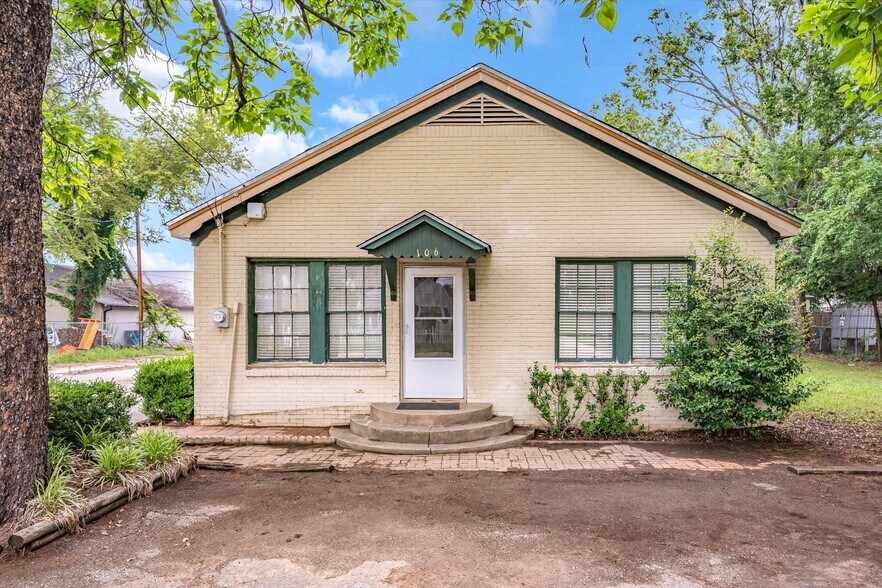106 College Street, Lindale, TX à vendre - Photo de l’immeuble – Image 3 sur 25