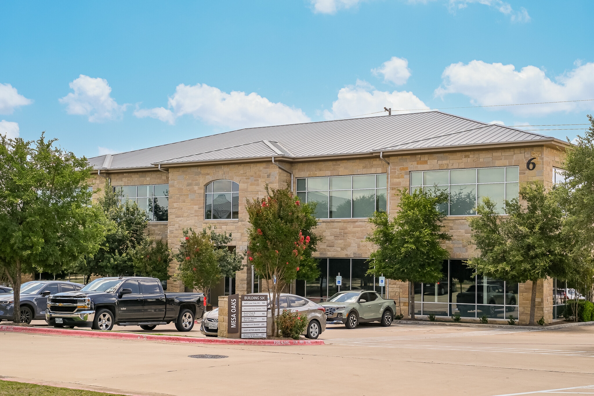 5920 W William Cannon Dr, Austin, TX à louer Photo de l’immeuble– Image 1 sur 11