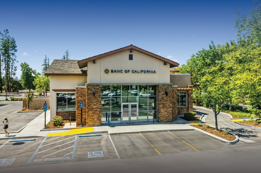 5126 N Palm Ave, Fresno, CA à vendre - Photo de l’immeuble – Image 3 sur 12