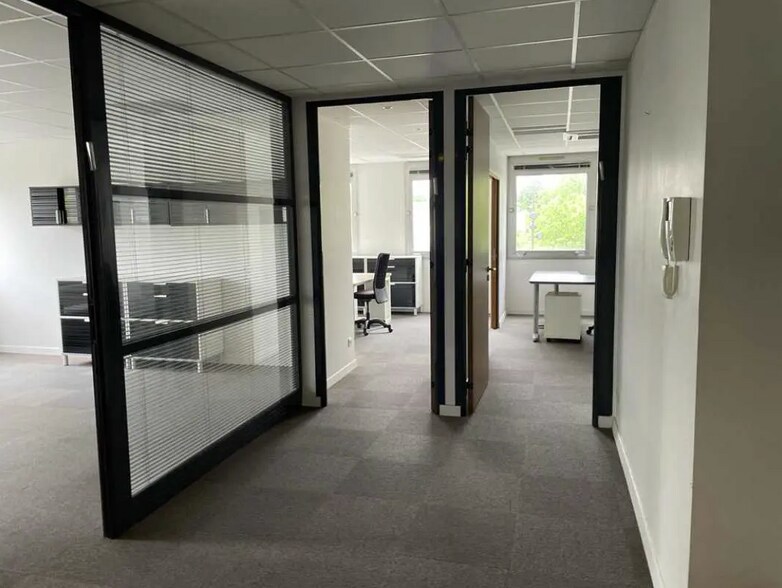 View Photo