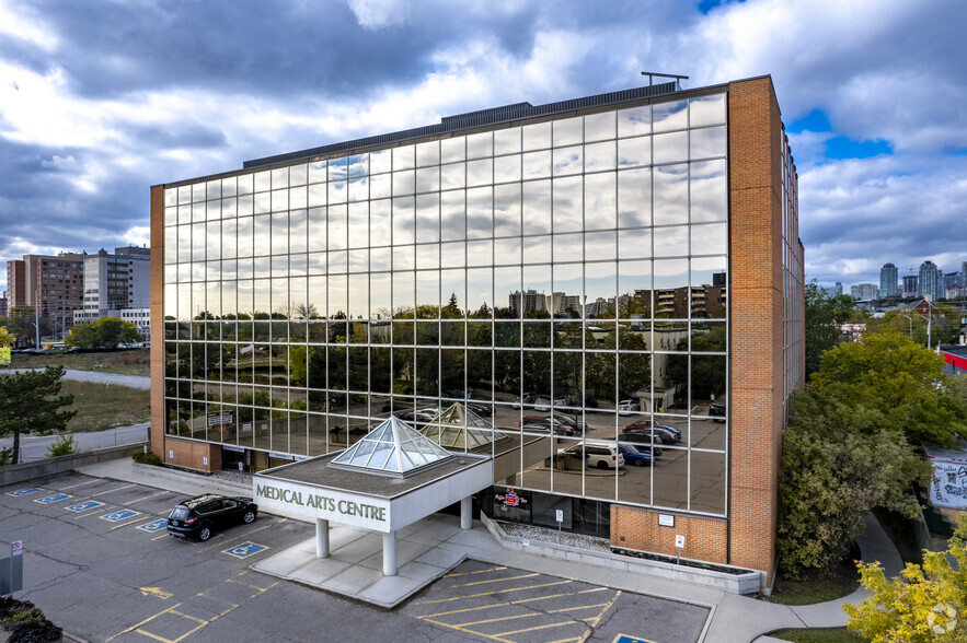 71 King St W, Mississauga, ON à louer - Photo de l’immeuble – Image 2 sur 4