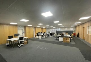 Unit 1 Leekbrook Way, Leek à louer Photo intérieure– Image 2 sur 2