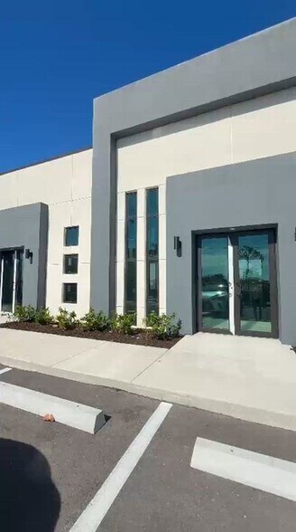 1043 Ceitus Ter, Cape Coral, FL à louer - Vidéo sur l’annonce professionnelle – Image 3 sur 14