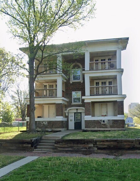 901 SW Tyler St, Topeka, KS à vendre - Photo de l’immeuble – Image 2 sur 7