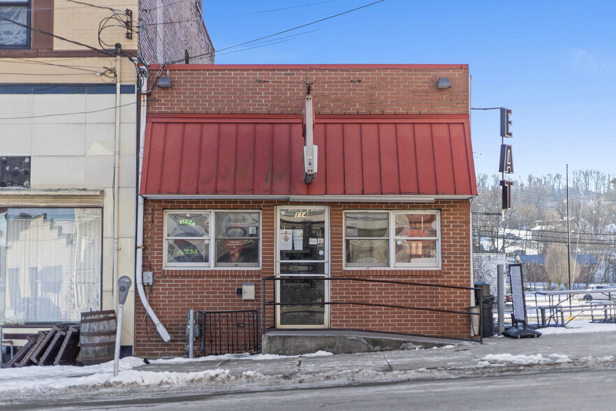 114 E Lincoln Ave, Mc Donald, PA à vendre - Photo de l’immeuble – Image 1 sur 28