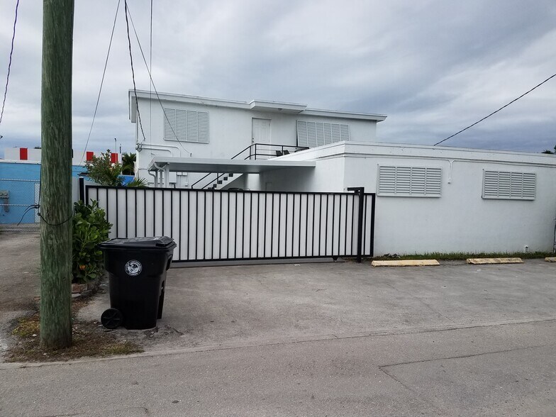 924 N Dixie Hwy, Lake Worth, FL à louer - Photo de l’immeuble – Image 2 sur 6