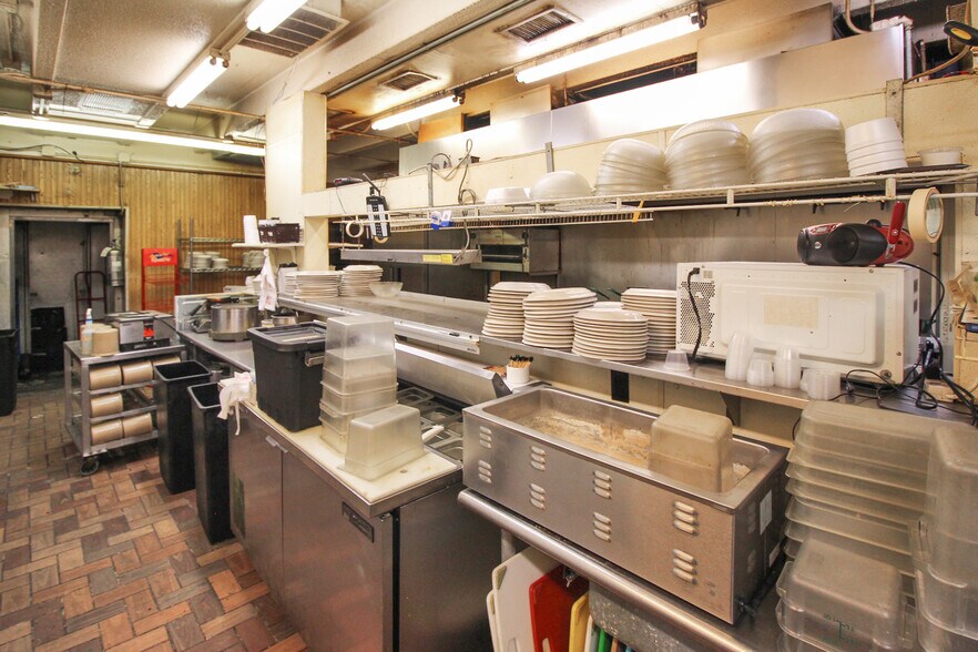 1420 W Jackson St, Macomb, IL à louer - Photo intérieure – Image 2 sur 19