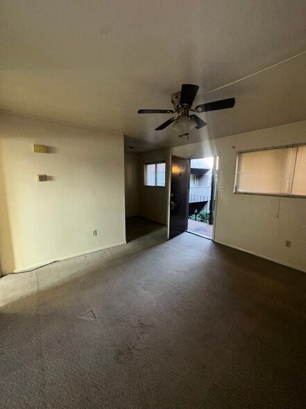 1606 Wayne St NE, Roanoke, VA à vendre - Photo intérieure – Image 3 sur 10