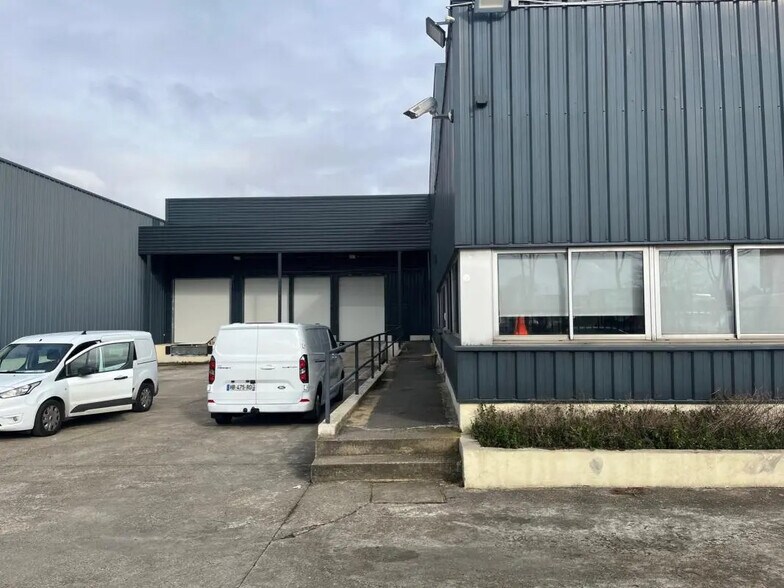 Bureau dans Combs-la-Ville à louer - Photo de l’immeuble – Image 3 sur 8