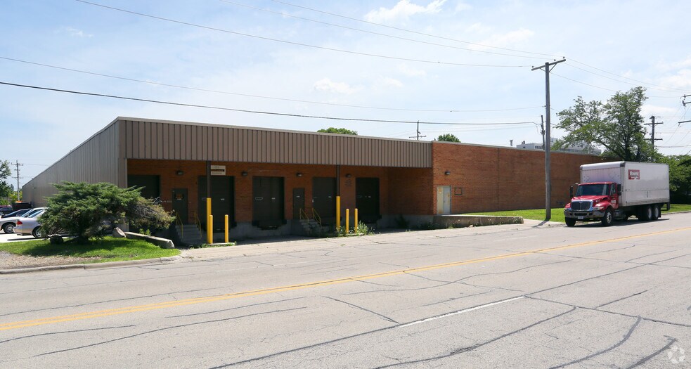 6310-6344 W Gross Point Rd, Niles, IL à louer - Photo de l’immeuble – Image 3 sur 5