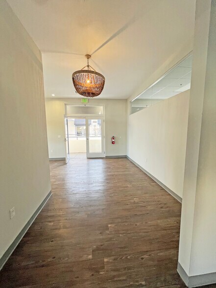 136 W Canon Perdido St, Santa Barbara, CA à louer - Photo intérieure – Image 3 sur 14