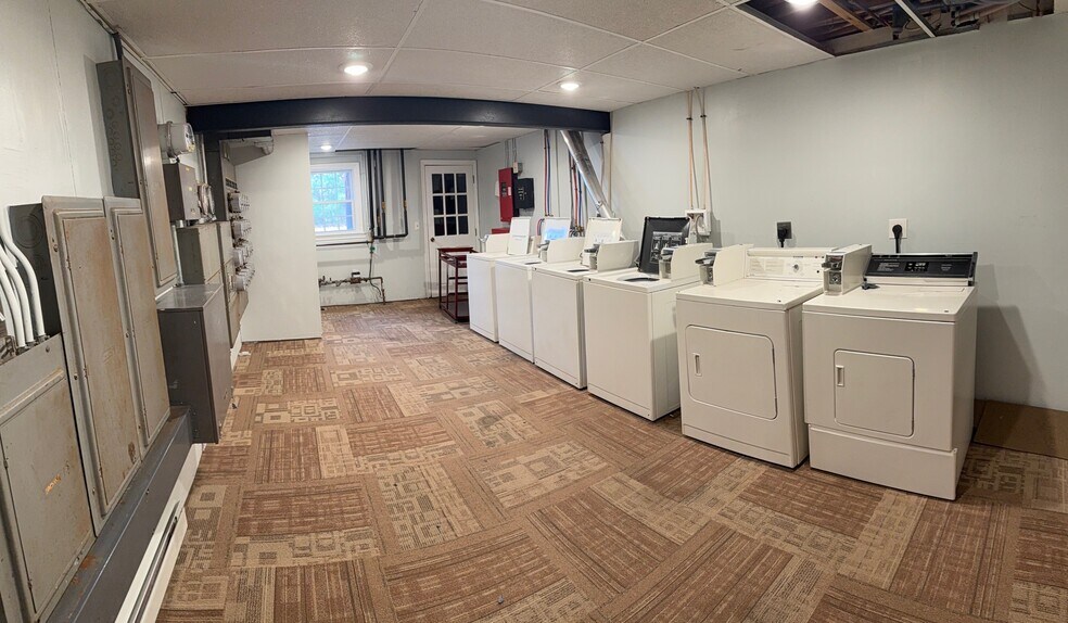 3 Lions Ave, Hudson, NH à vendre - Photo de l’immeuble – Image 3 sur 3