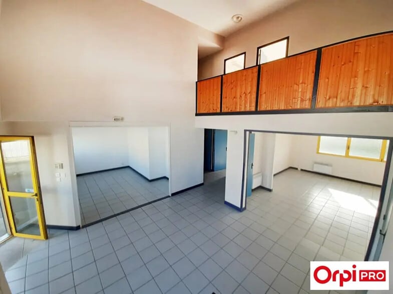 Bureau dans Pommeret à louer - Photo intérieure – Image 2 sur 5