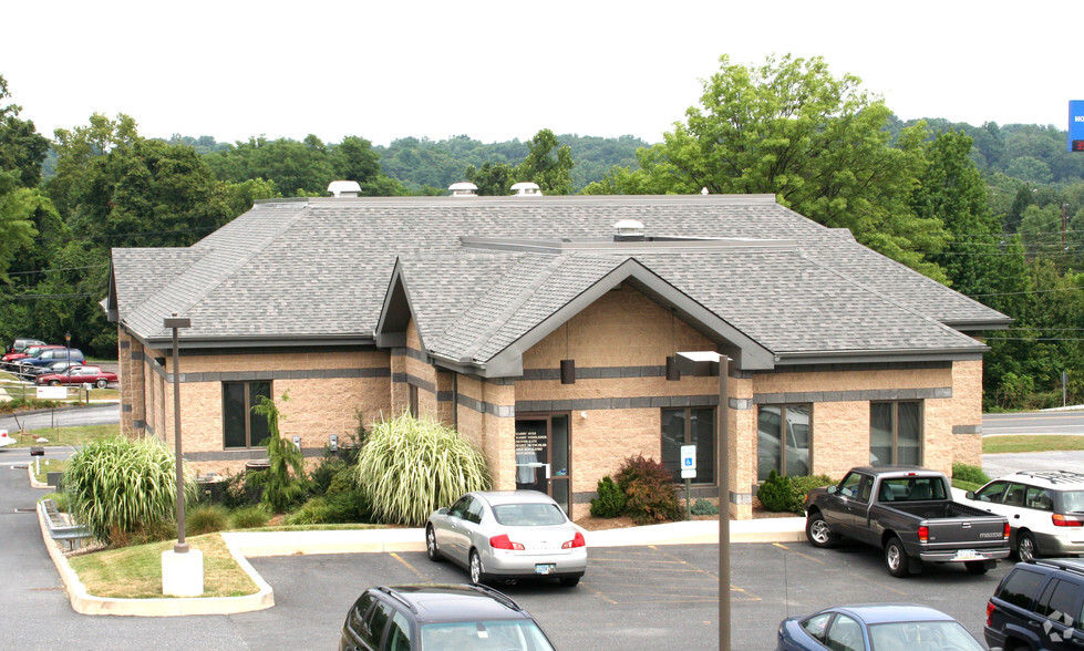 720 Limekiln Rd, New Cumberland, PA à louer - Photo de l’immeuble – Image 2 sur 4