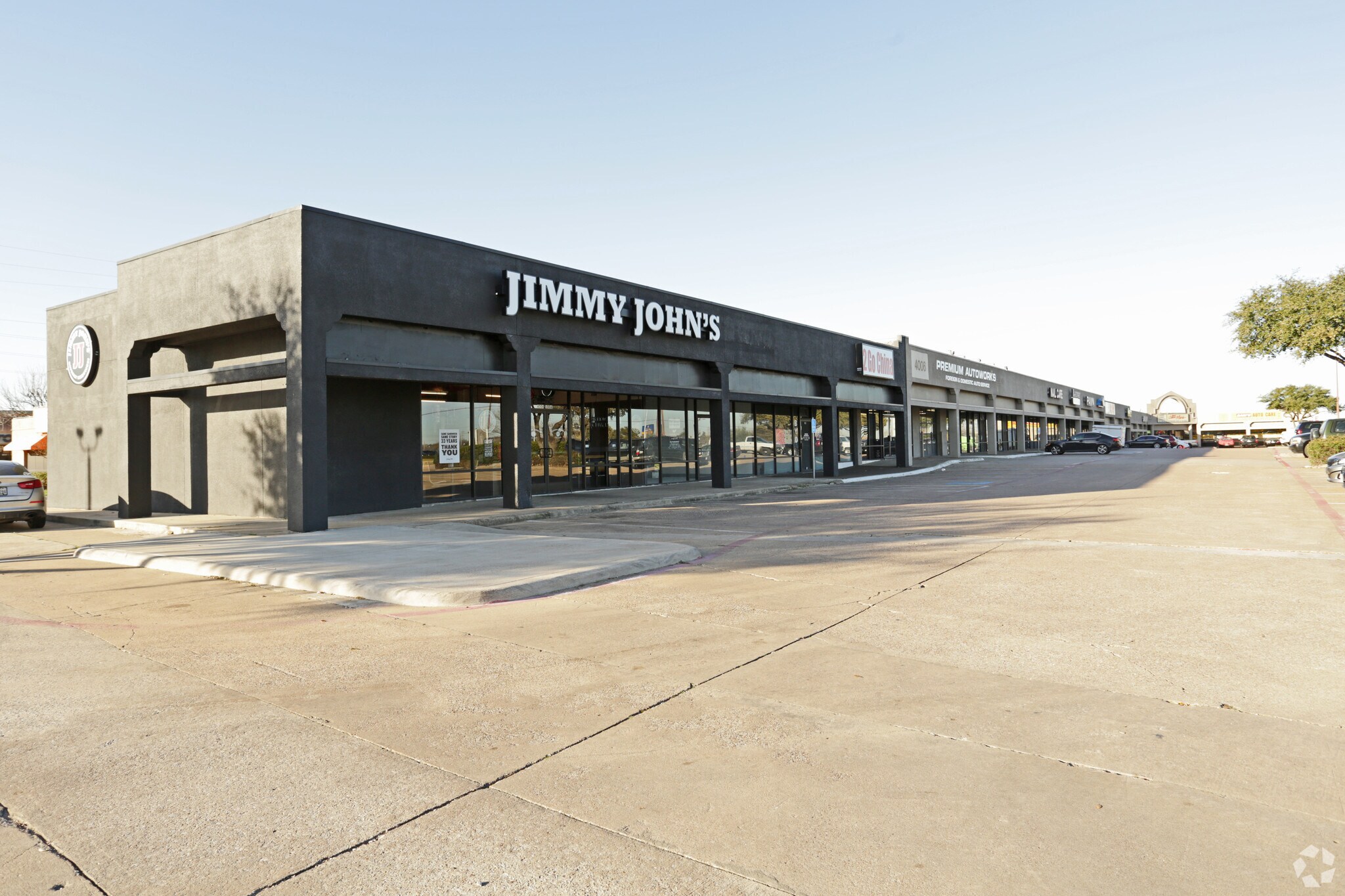 4004 W Plano Pky, Plano, TX à louer Photo principale– Image 1 sur 6