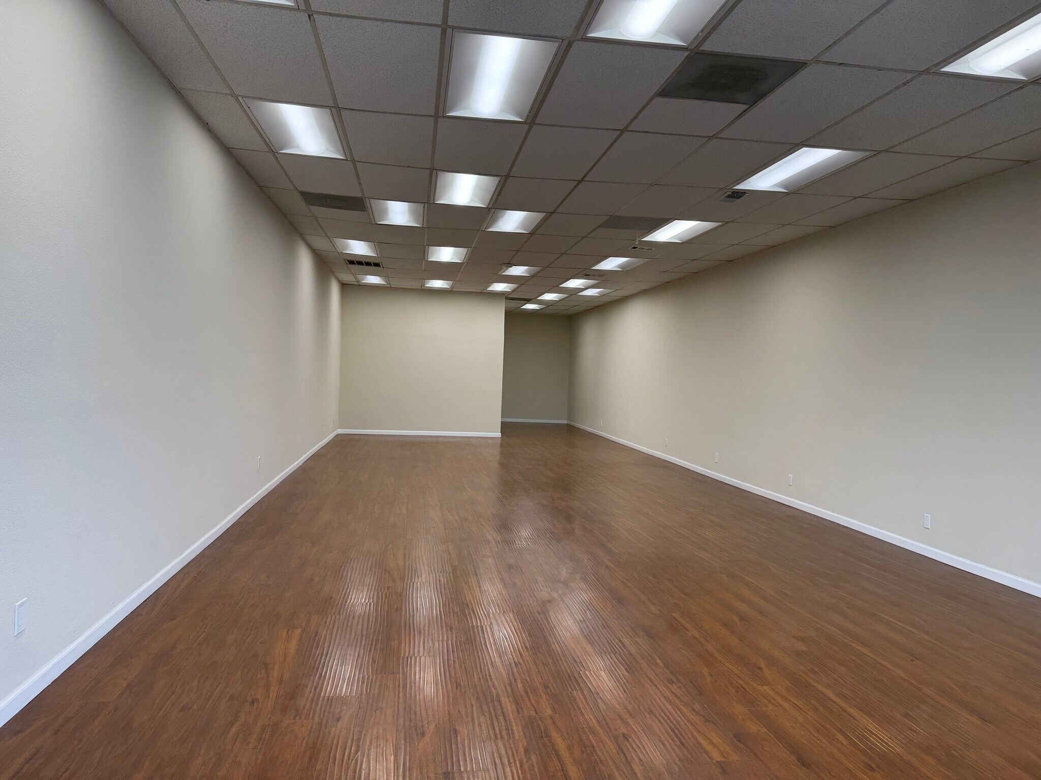 9432-9532 Whittier Blvd, Pico Rivera, CA à louer Photo intérieure– Image 1 sur 3