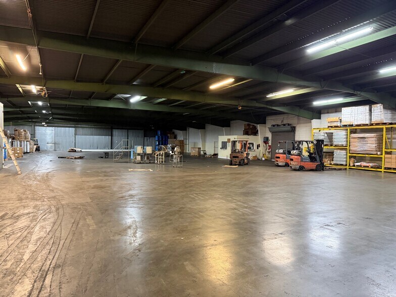 636 S Turnbull Canyon Rd, City of Industry, CA à louer - Photo de l’immeuble – Image 3 sur 14